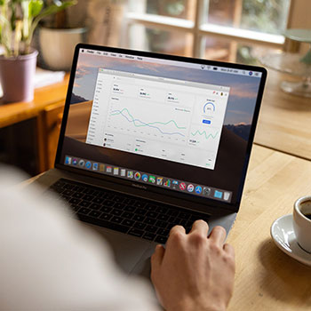 【震惊】17c深度揭秘：内幕风波背后，神秘人在私人派对现场的角色极度令人意外